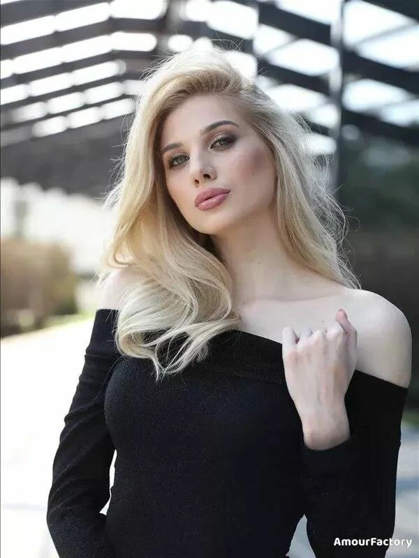 Aleksandra Profile image 3