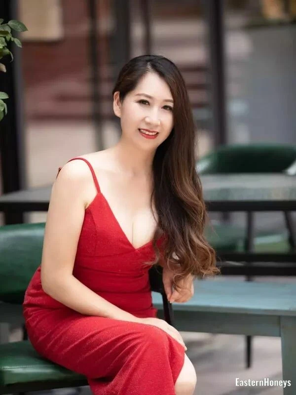 Lisa Profile image 1