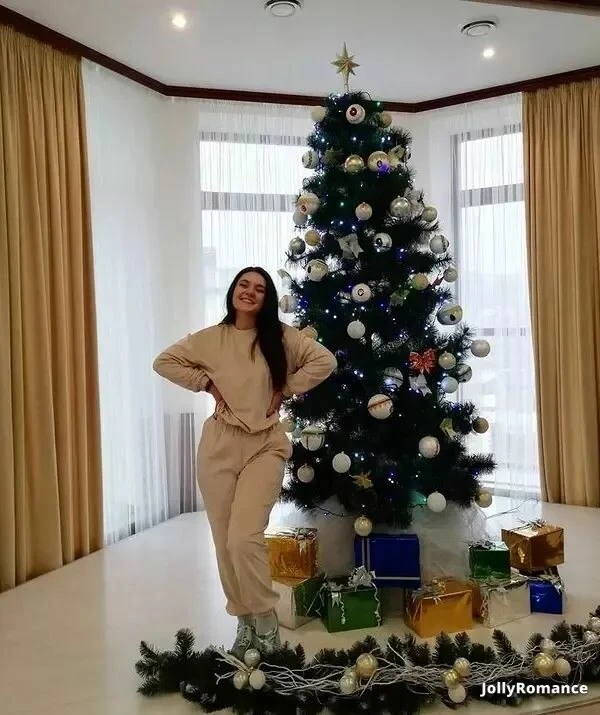 Elena Profile image 4