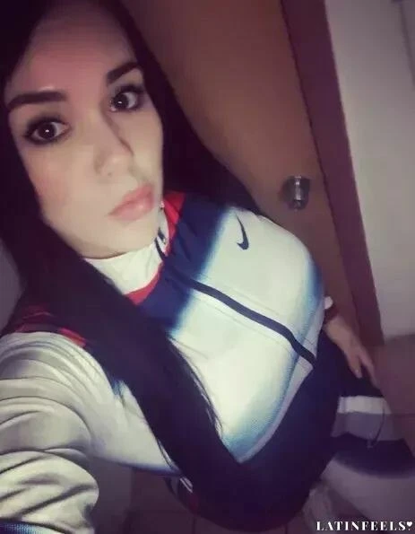 Hillary Profile image 2