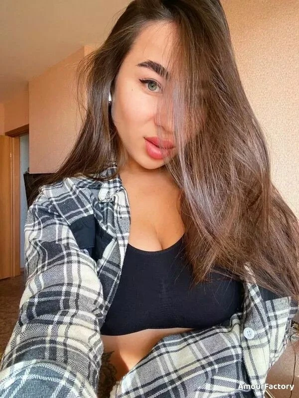 Julia Profile image 4