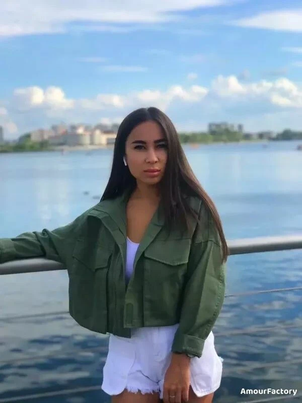 Julia Profile image 2