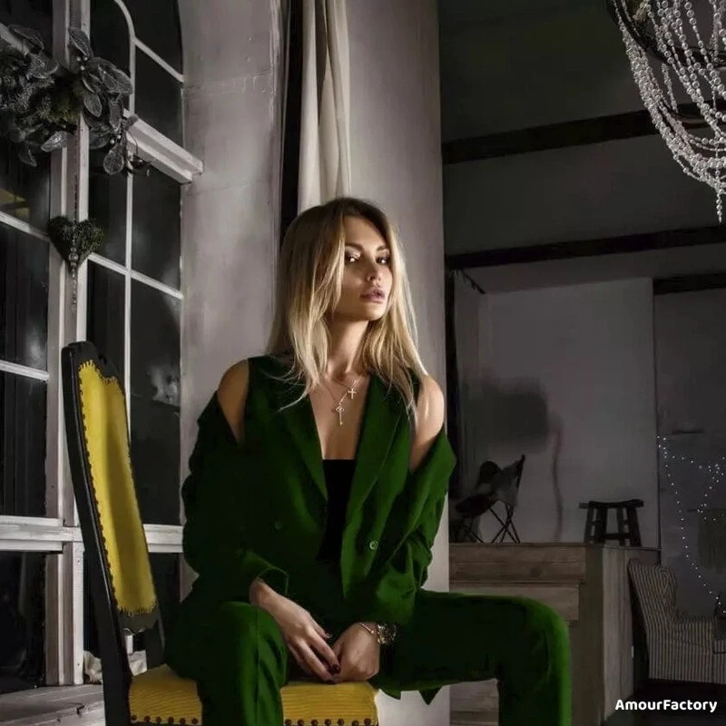 Julia Profile image 3