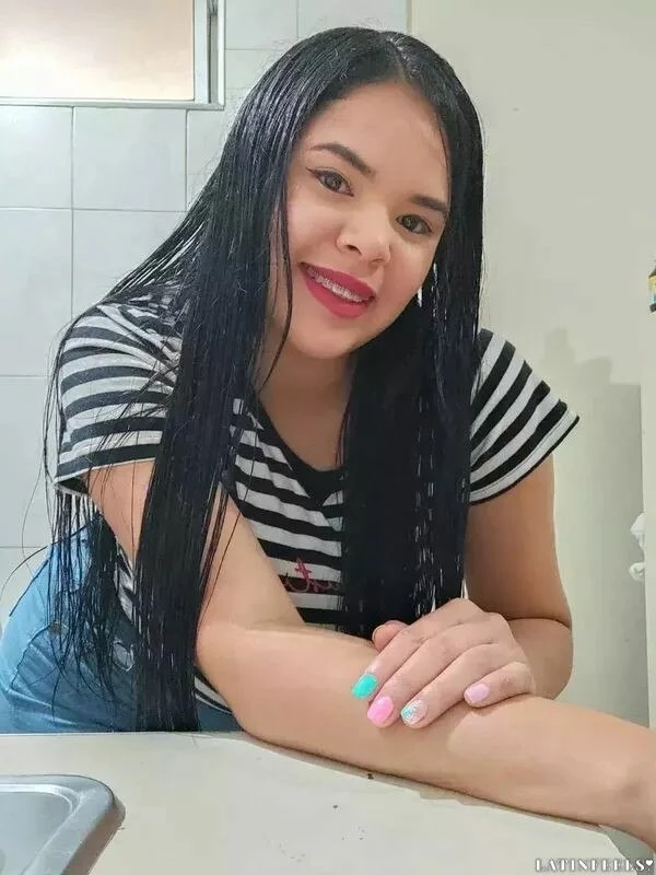 Valeria Profile image 2