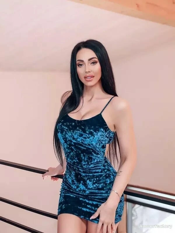Dariia Profile image 3