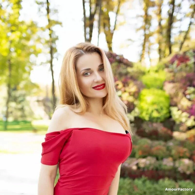 Juliya Profile image 2
