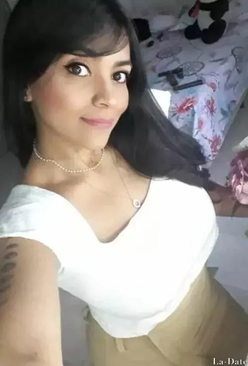 Valentina Profile image 1