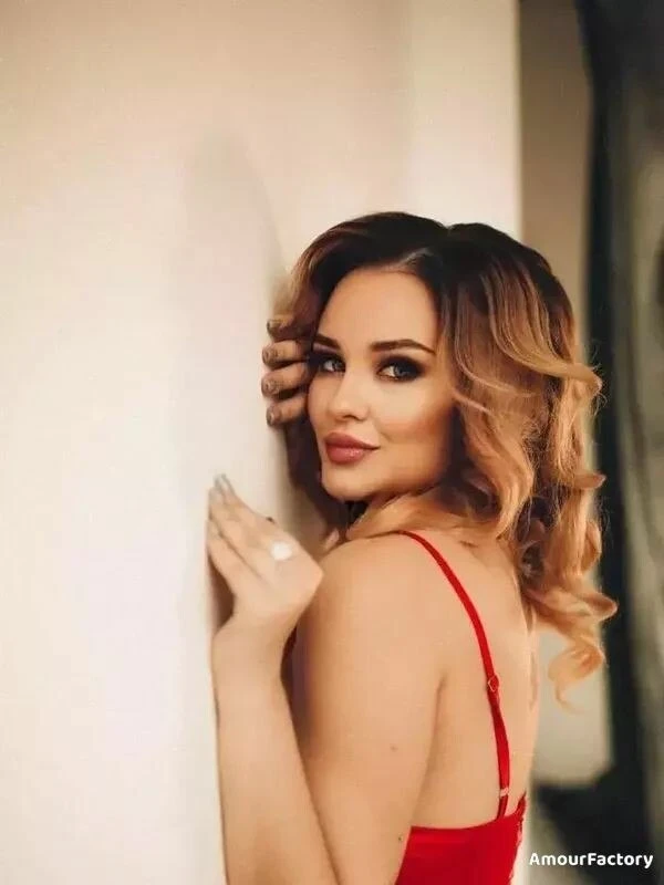 Oksana Profile image 1