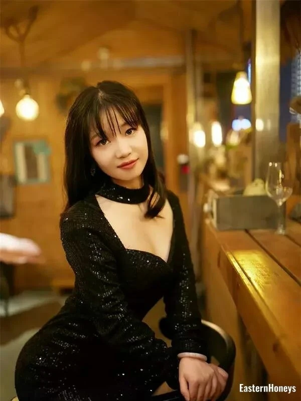 QinGuo Profile image 4