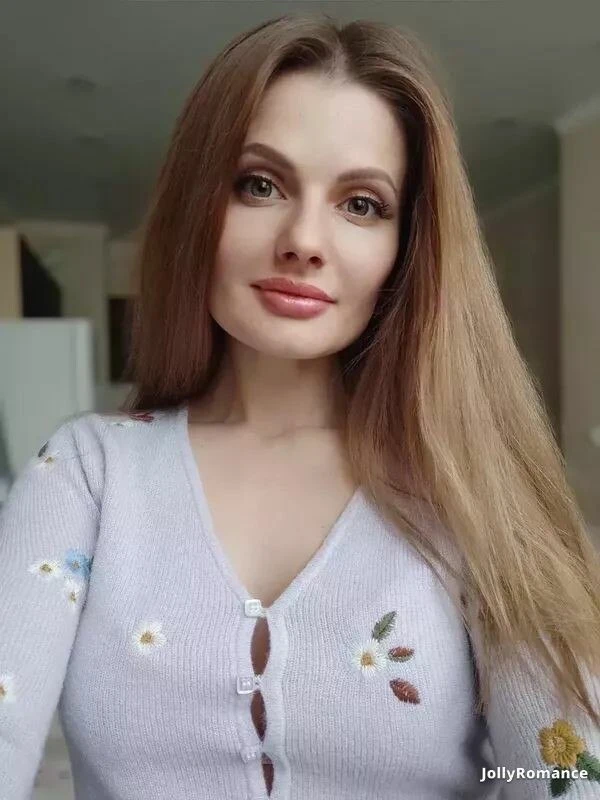 Alina Profile image 3