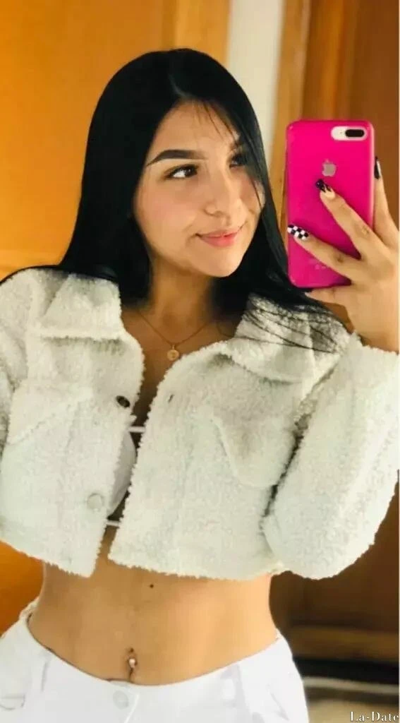 Jennyfer Profile image 1