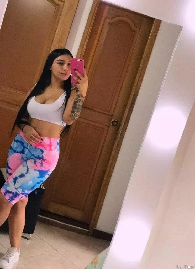 Jennyfer Profile image 2