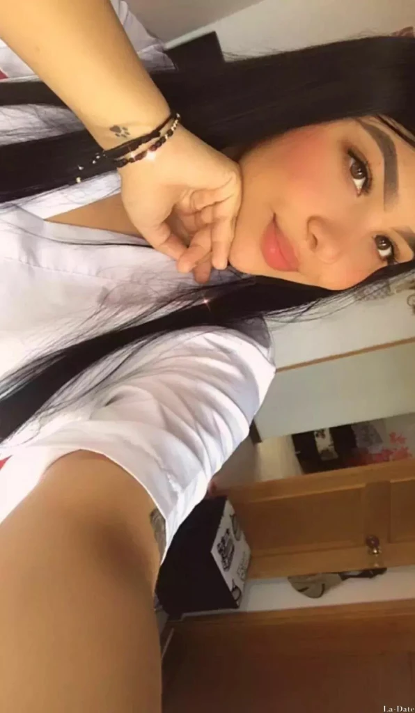 Jennyfer Profile image 4