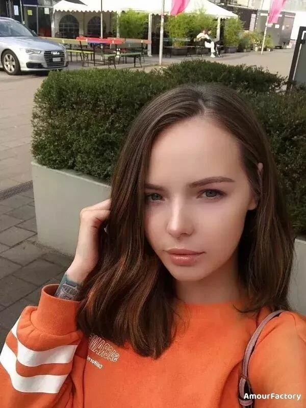 Anna Profile image 4