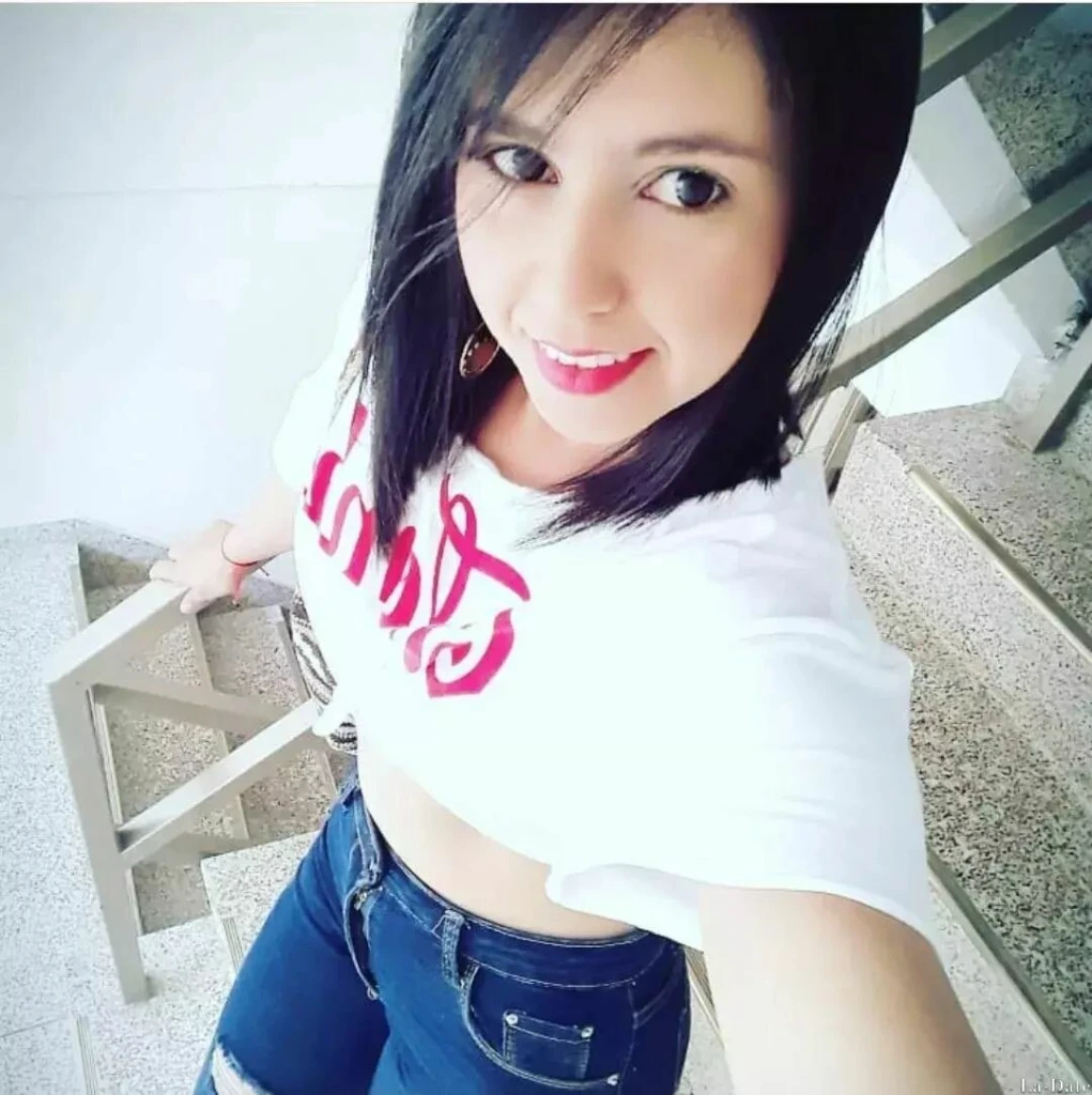 Flores Profile image 3