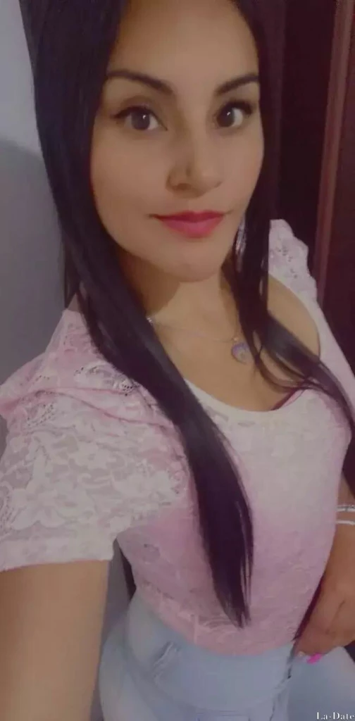 Veronica Profile image 1