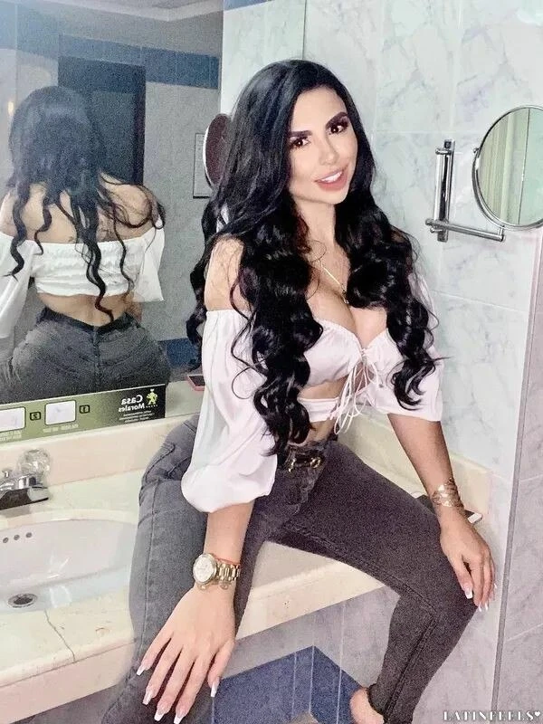 Gabriela Profile image 3