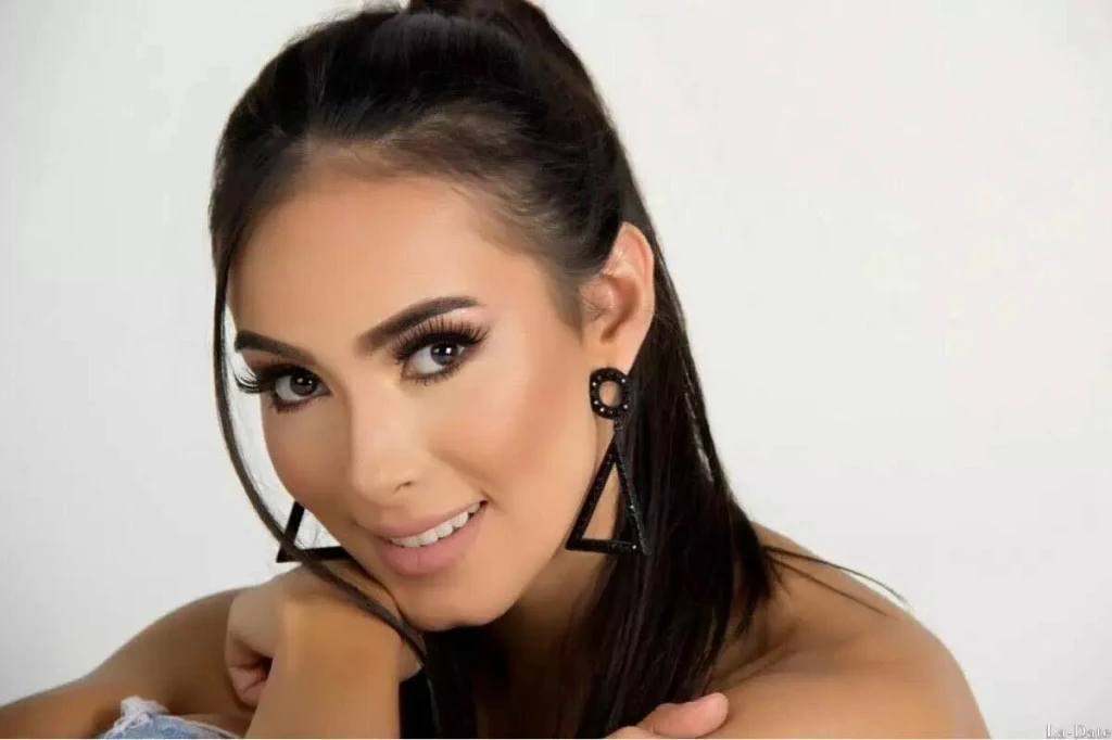 Daniela Profile image 4