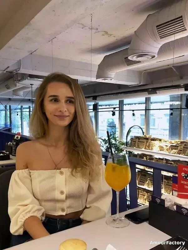 Julia Profile image 3