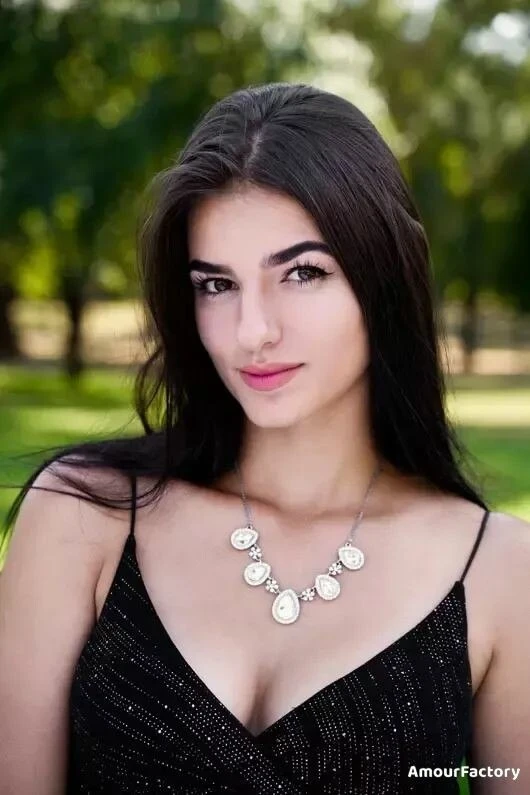 Victoria Profile image 3