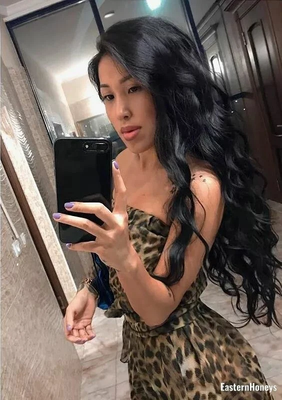 Laura Profile image 3